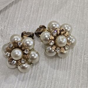 Elegant Pearl and Crystal Flower Earrings